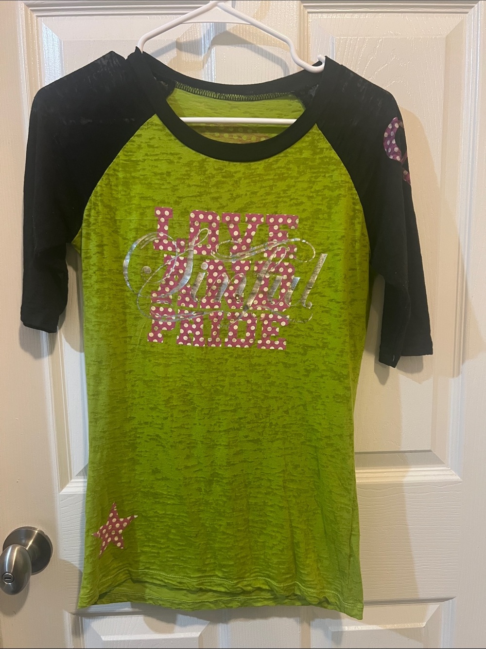 Women’s sinful Green & Black 'Love Pink Pride' Graphic Raglan Tee